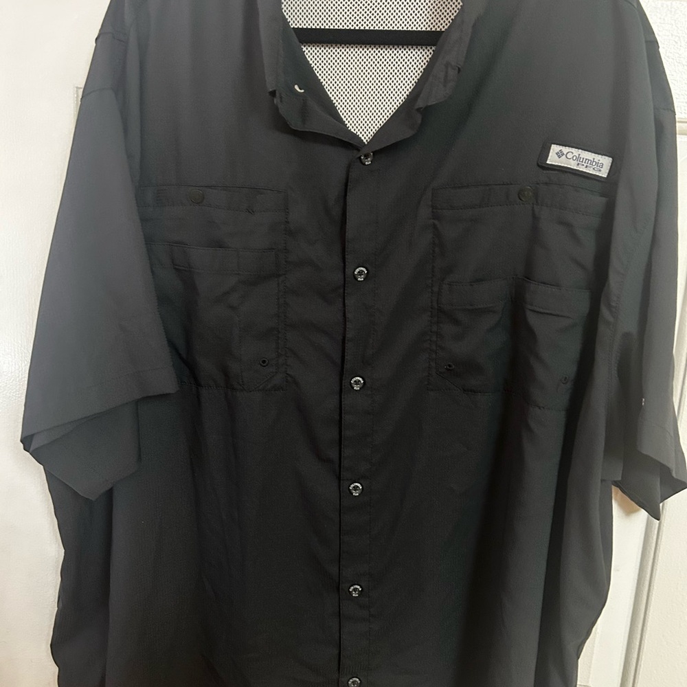 Columbia Black Casual Button Down Shirt with Short Sleeves